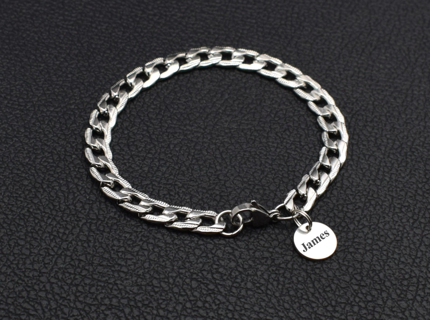 Chain bracelet with name