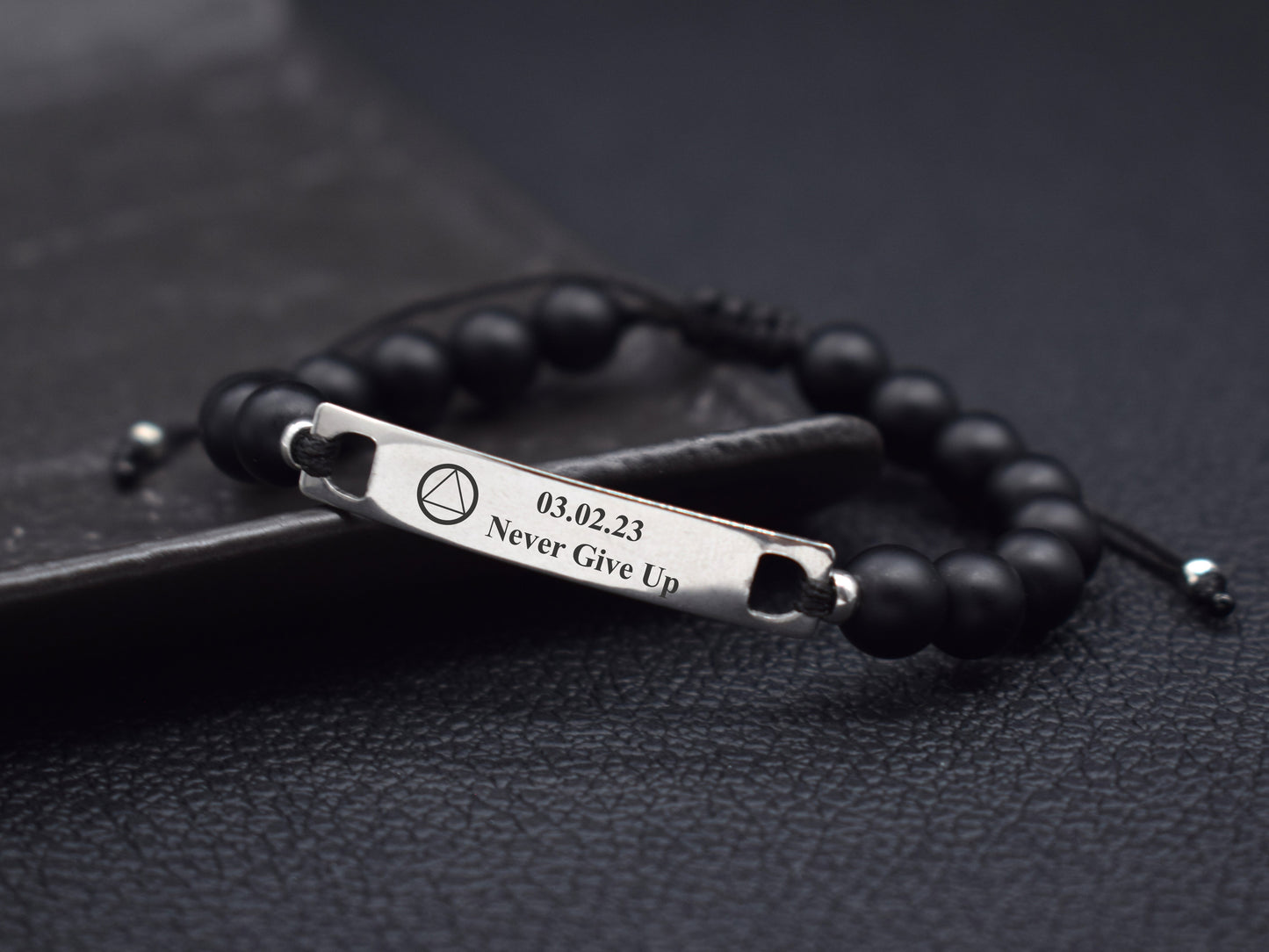 AA bracelet - never give up 