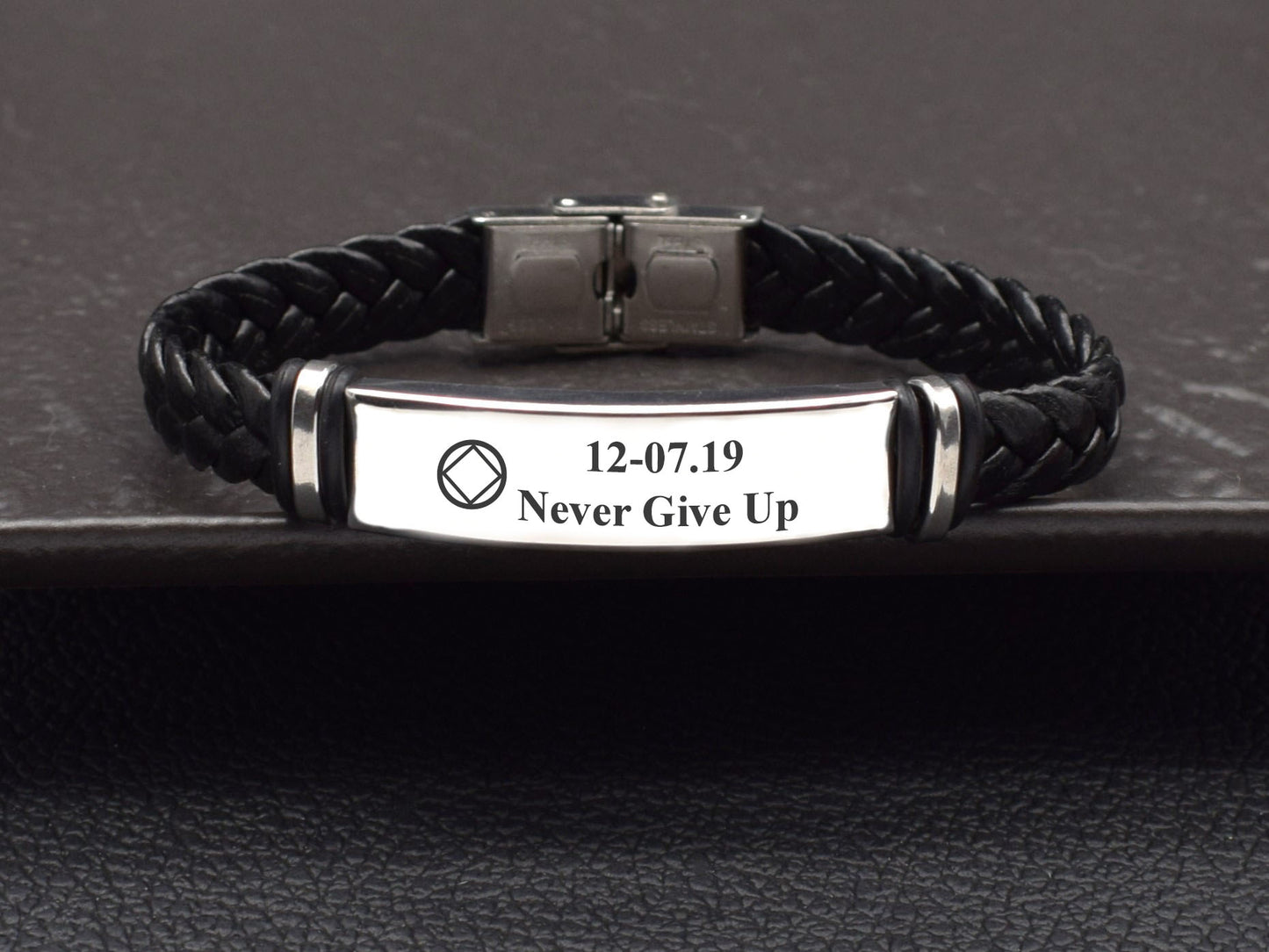 NA bracelet - never give up